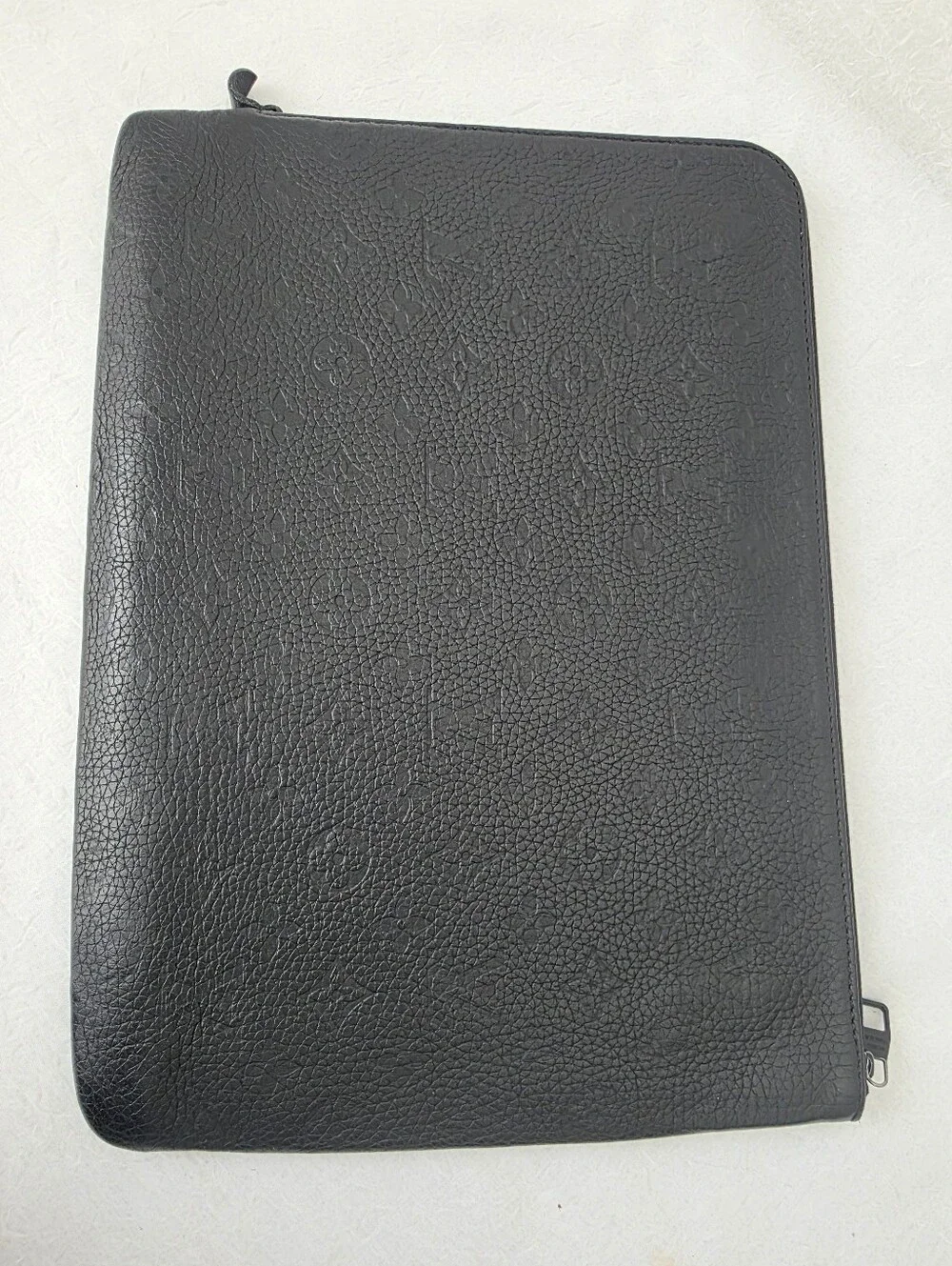 Louis Vuitton auth louis